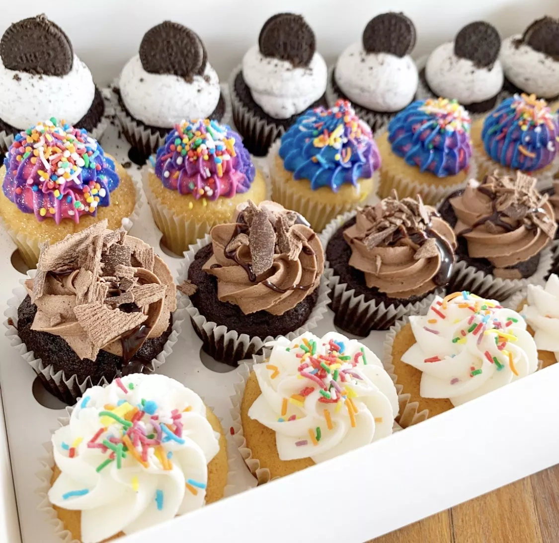 “Classroom Minis” Cupcake Box