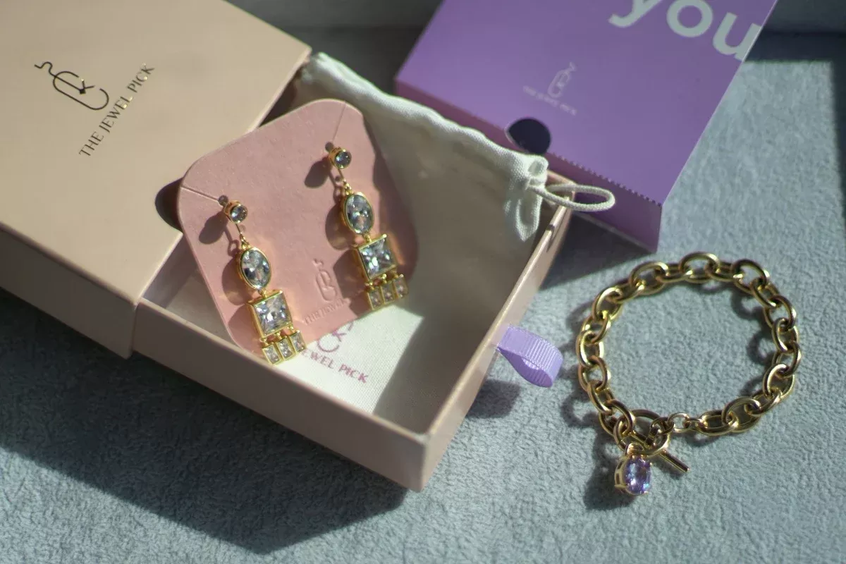 The Jewel Pick box