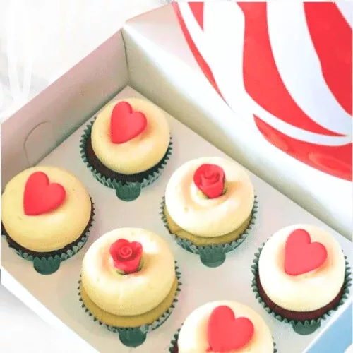 Roses and Hearts Gift Pack (6 Cupcakes, Balloon, Card)