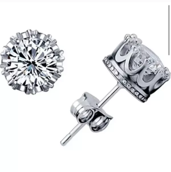 ROYAL ♡925 Sterling Silver AAA Cubic Zirconia Diamond Stud Earrings